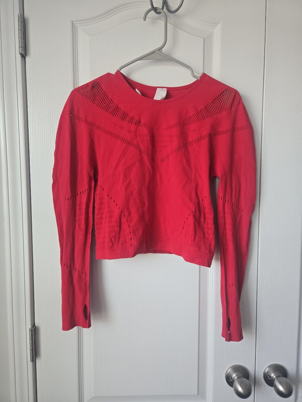 Fabletics Red Women's Lightweight Long-Sleeve Top Cropped Sz Large